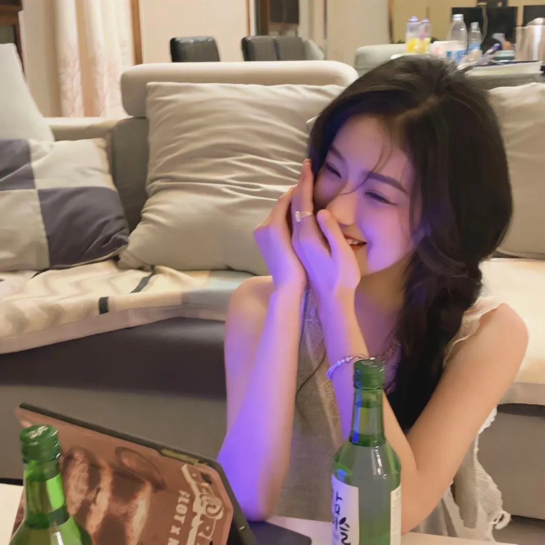 夜店实拍：名导之孙恋爱脑怒怼网友，家长出面回应